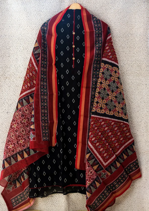 Maa N Mee Black & Red Printed Kurti with Dupatta - Image 2