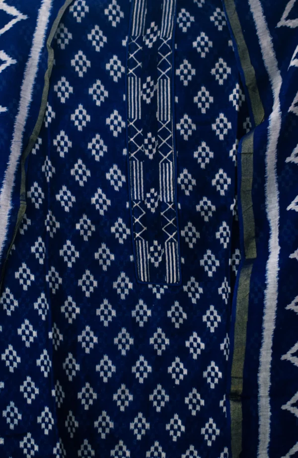 Maa N Mee Indigo Blue Ikat and Chevron Printed Kurta Set - Image 4
