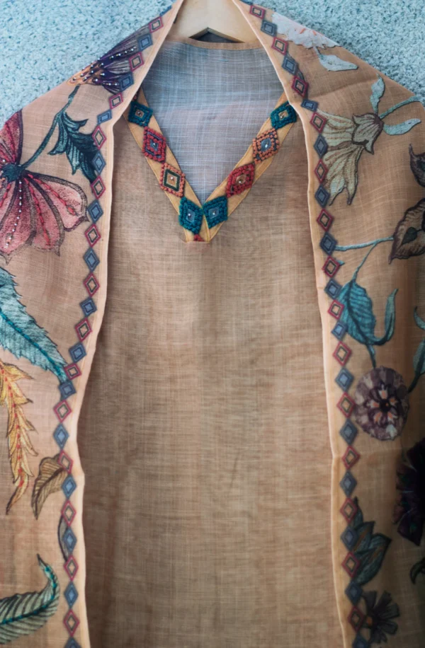 Maa N Mee Beige Kalamkari Style Printed Kurta Set - Image 3