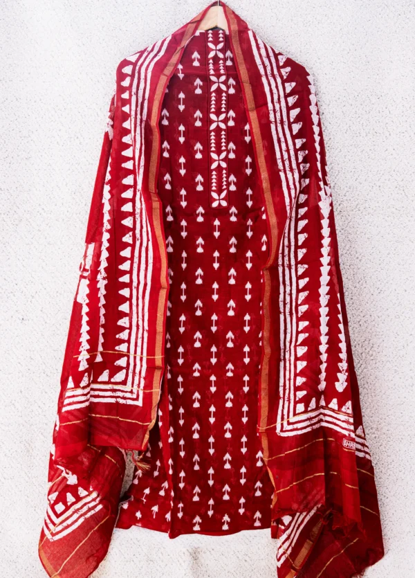 Maa N Mee Beige Kalamkari Style Printed Kurta Set - Image 2