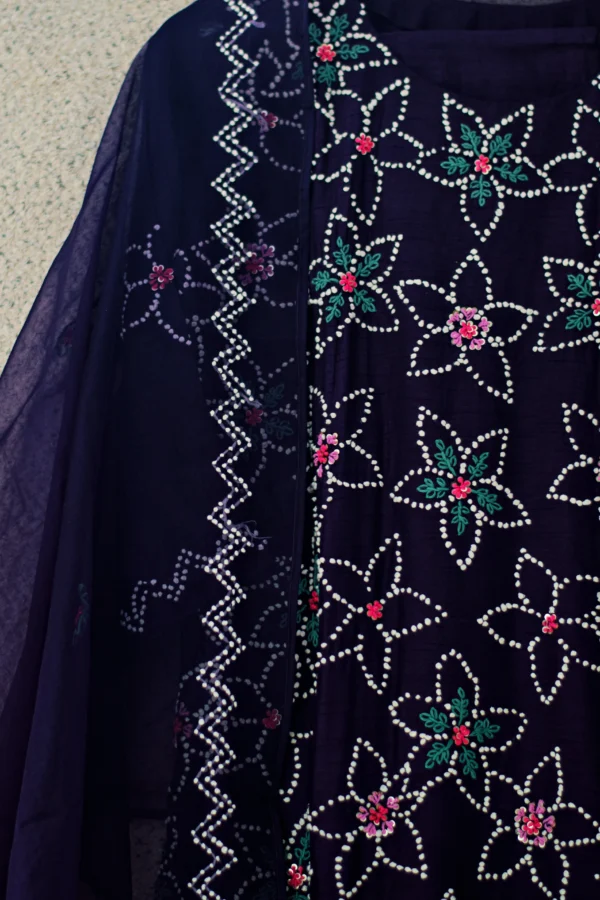 Maa N Mee Navy Blue Phulkari-Inspired Embroidered Kurta Set - Image 4