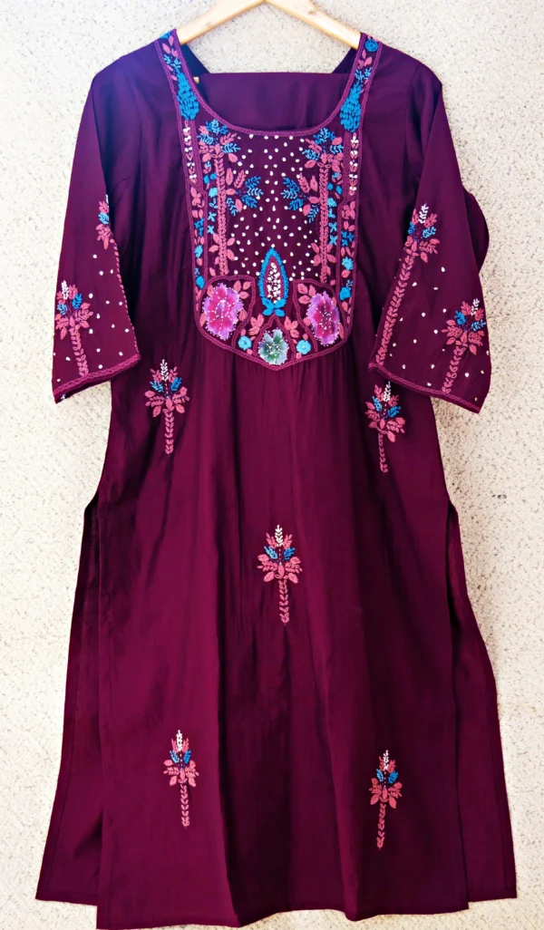 Maa N Mee Maroon Floral Embroidered Straight Kurti - Image 2