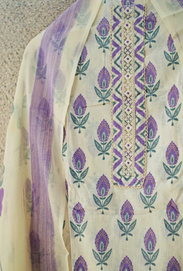 Maa N Mee Ivory-Lavender Printed Kurta Set - Image 3