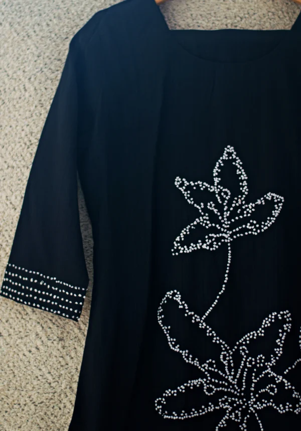 Maa N Mee Black Kantha-Inspired Floral Embroidered Kurti - Image 2