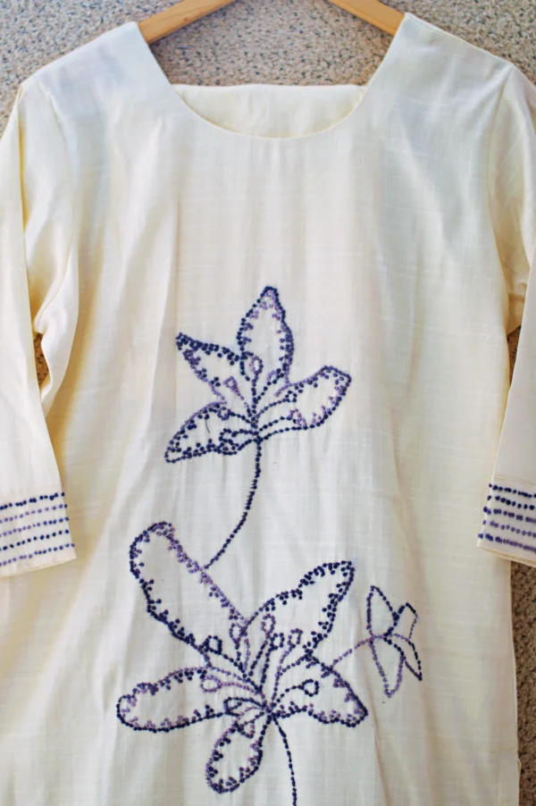 Maa N Mee Off-White & Purple Kantha-Inspired Embroidered Kurti - Image 3