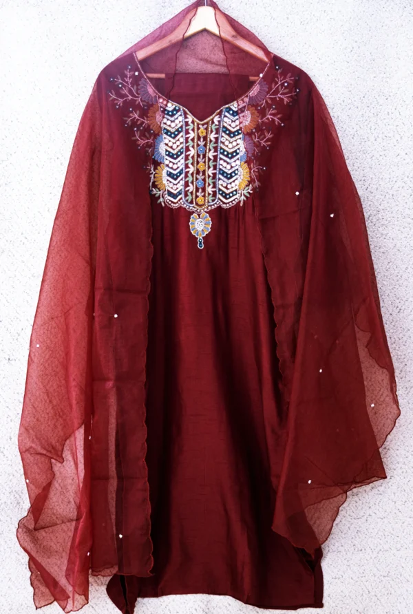 Maa N Mee Maroon Embroidered Kaftan-Style Kurti Set - Image 5