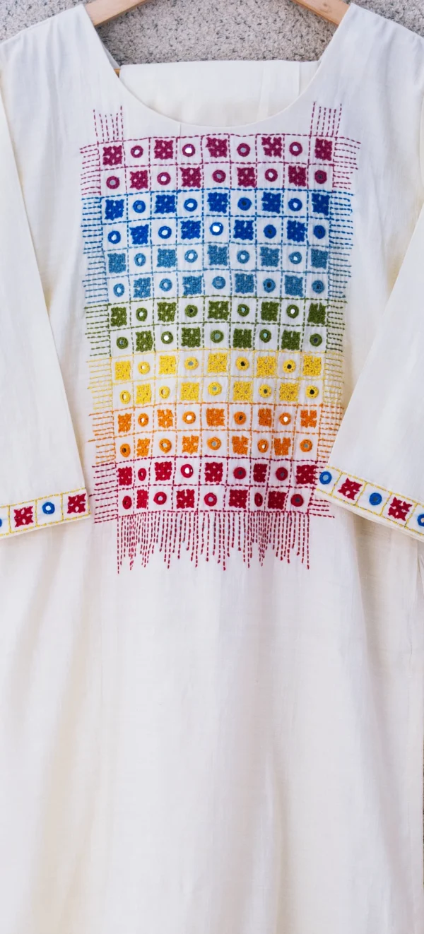 Maa N Mee Off-White Rainbow Embroidered Kurti - Image 2
