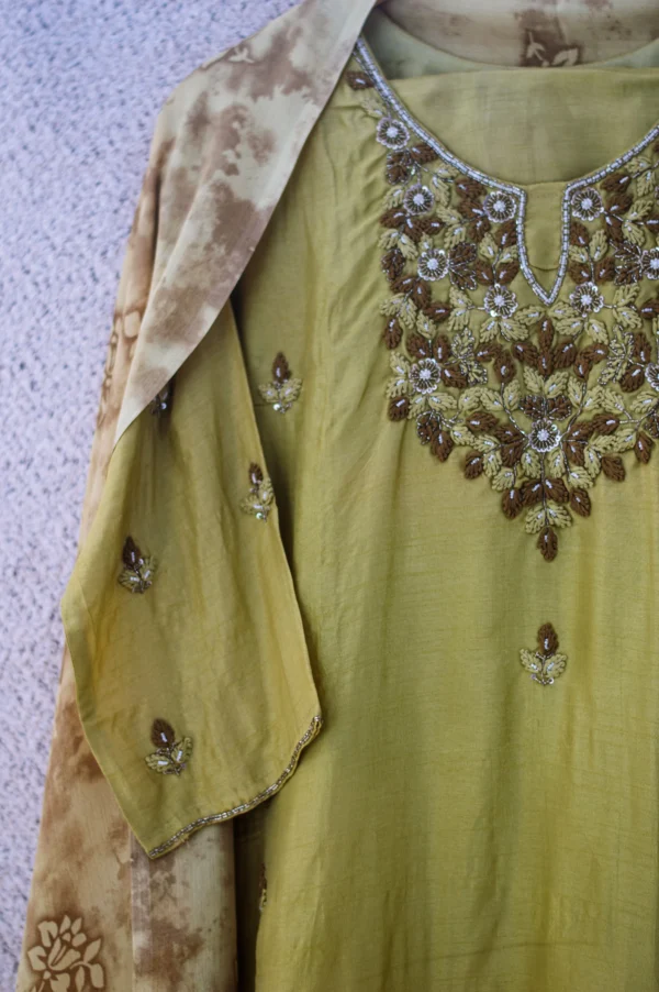 Maa N Mee Pista Green Embroidered Kurta Set - Image 2