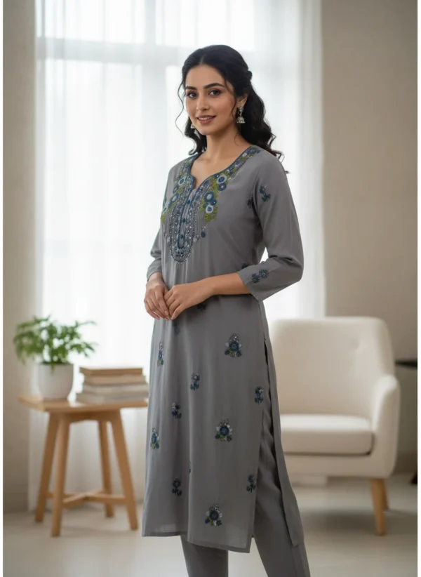 Maa N Mee Grey Floral Embroidered Kurta Set