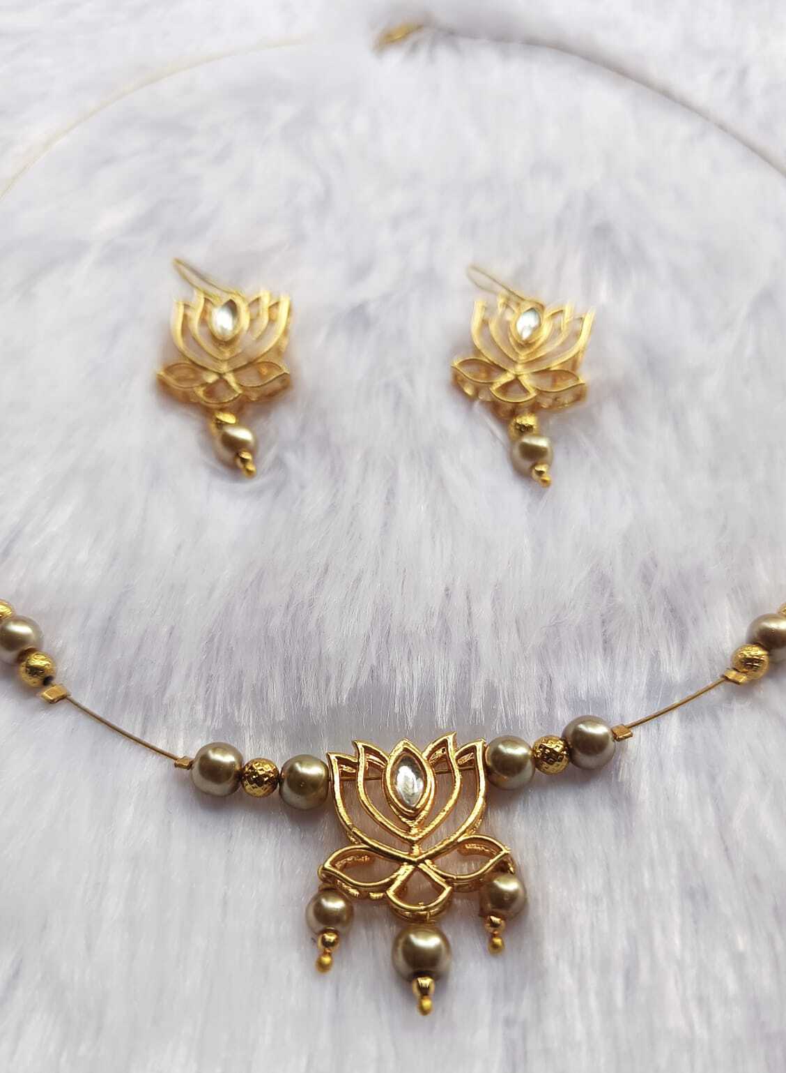 ShreeDa Lotus Glow Gold Finish Pearl Set - Image 2