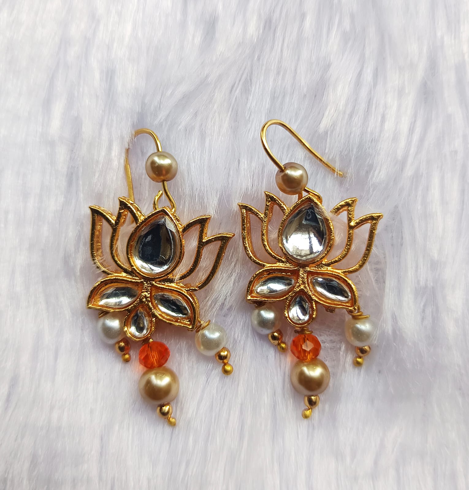 ShreeDa Lotus Aura Gold Finish Pearl Set - Image 3